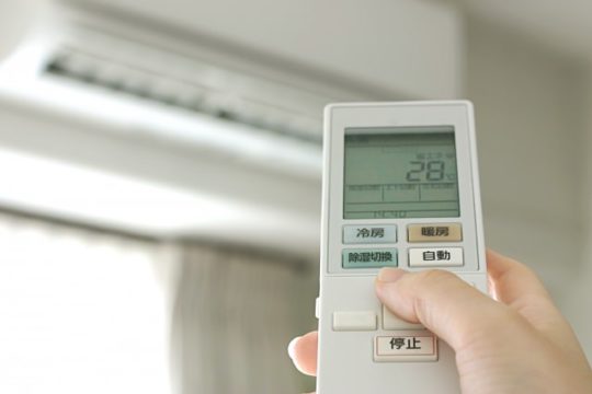 エアコンの冷房が効かない時のチェック項目！原因はガス漏れや室外機